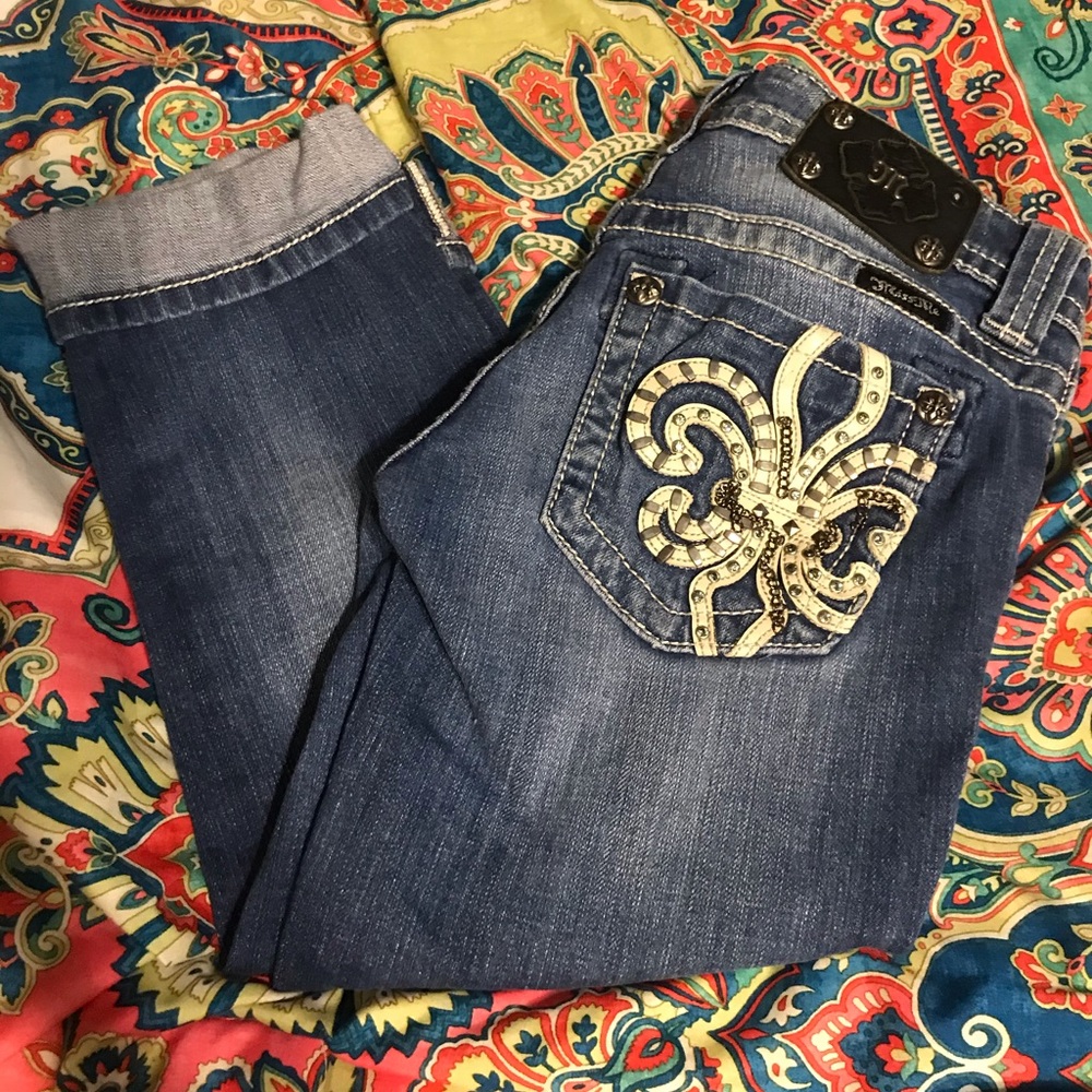 Miss Me size 26 capris